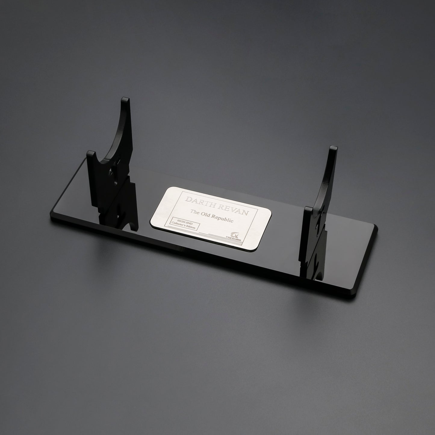 DISPLAY STAND WITH PLAQUE