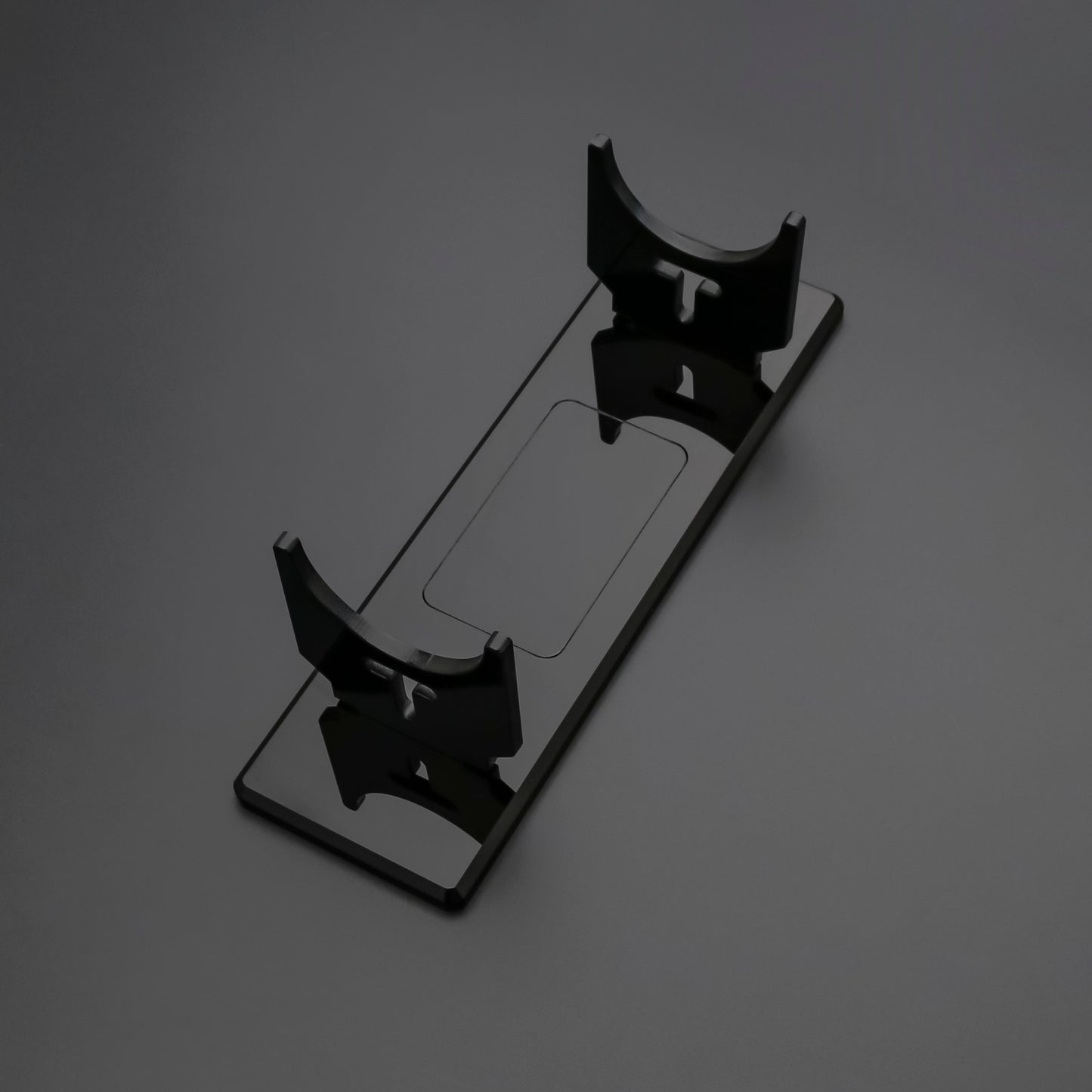 DISPLAY STAND WITH PLAQUE