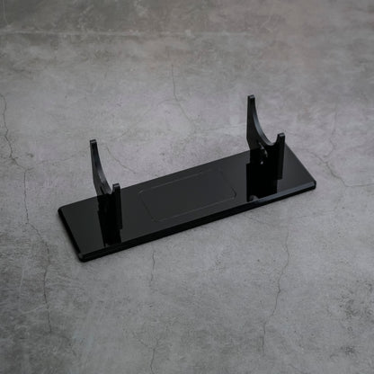 DISPLAY STAND WITH PLAQUE